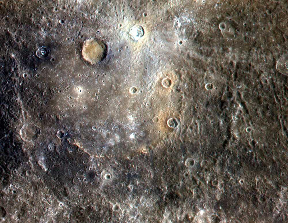 Меркурий, планета, поверхность, кратера, цветное фото, НАСА, NASA, Мессенджер, MESSENGER, межпланетная станция